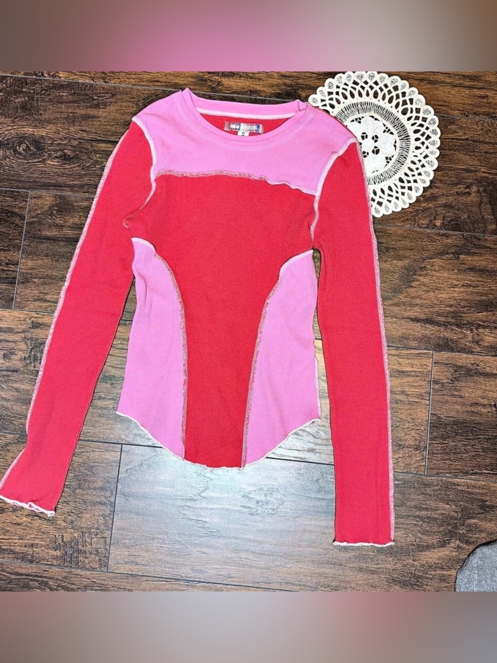 Urban Outfitters Color Block Long Sleeve Top in Pink & Red Size Medium